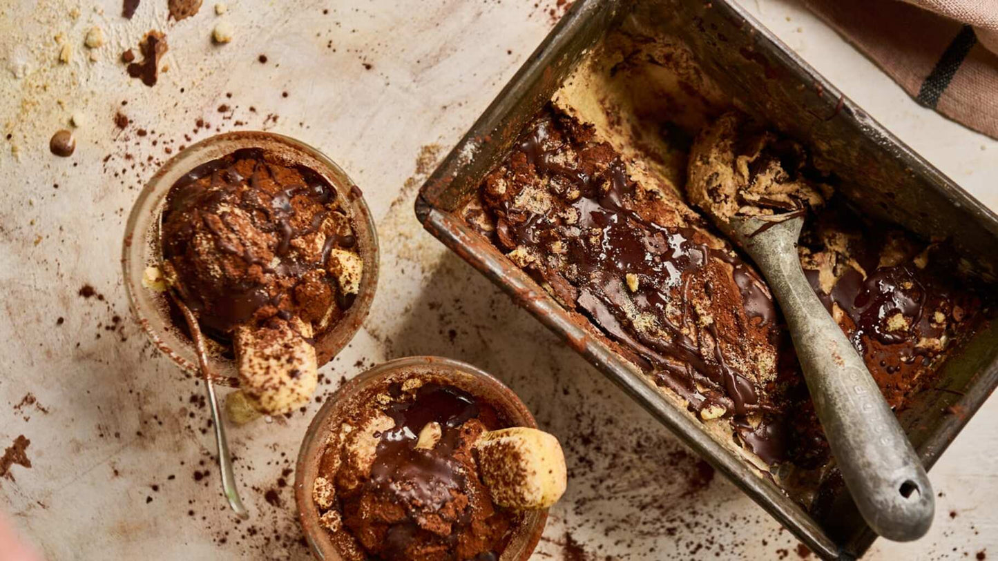 un dessert italien onctueux à base de mascarpone, café et cacao, servi en portions de 3 à 6 parts pour un plaisir gourmand, doux et équilibré